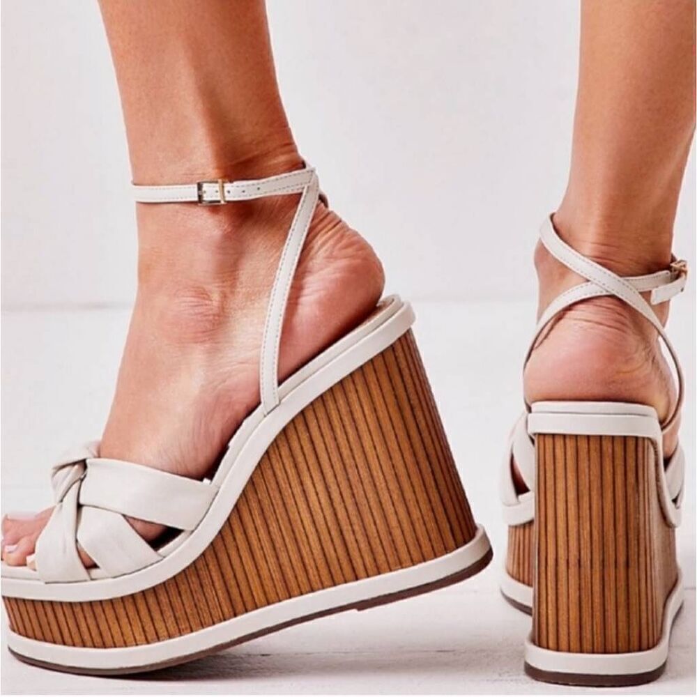 Schutz Mindy Wedge in Pearl 9.5B